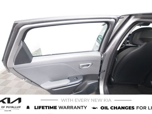 New 2025 Kia K4 LXS image 11