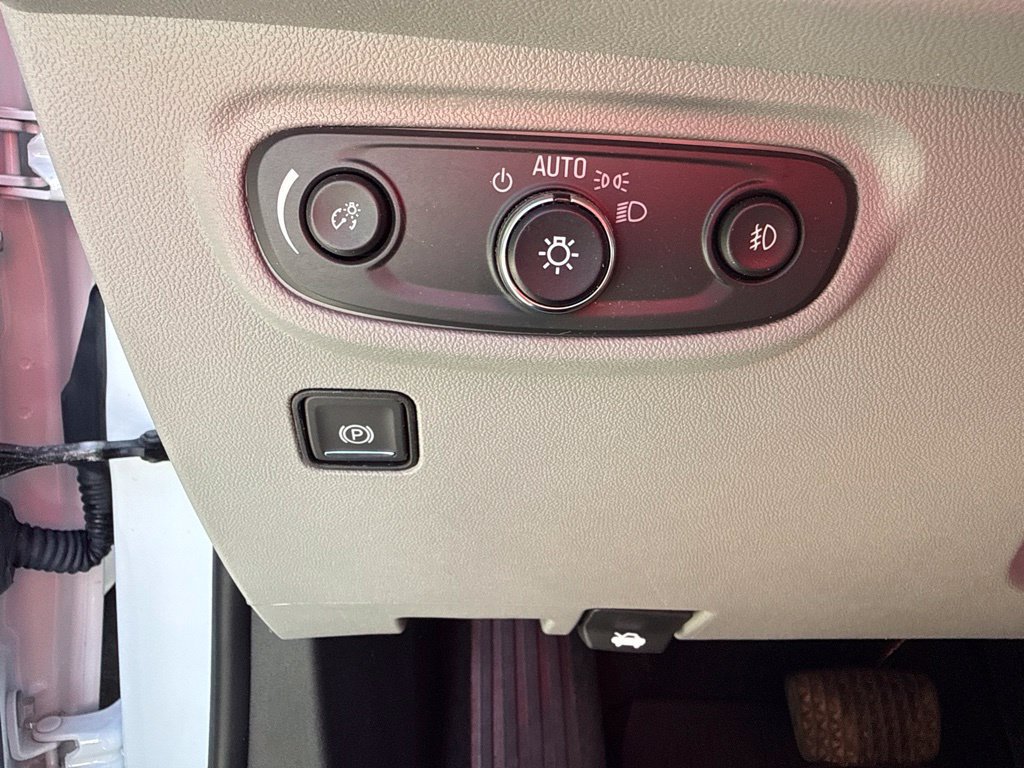 Certified 2024 GMC Terrain SLT w/ LPO, Floor Liner Package AWD/4WD image 18
