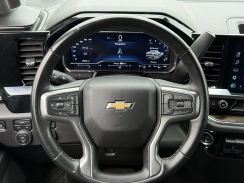 Used 2025 Chevrolet Silverado 1500 LT AWD/4WD image 12