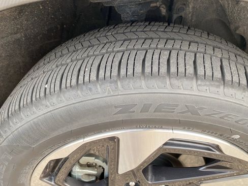 Used 2025 Subaru Crosstrek 2.5i Limited w/ Popular Package #3A image 9