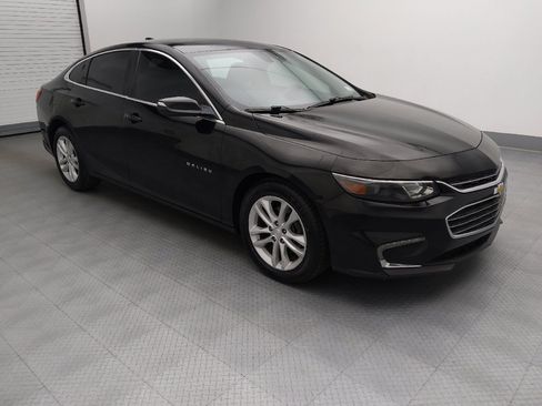 Used 2017 Chevrolet Malibu LT FWD image 11