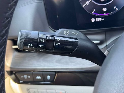 Used 2024 Kia Carnival SX FWD image 22