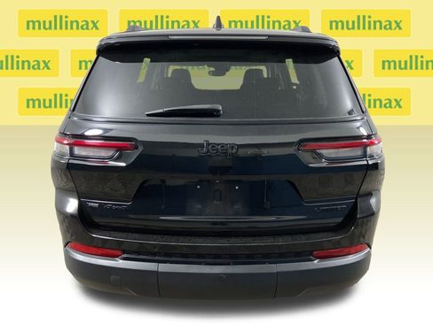 Used 2023 Jeep Grand Cherokee L Limited w/ Black Appearance Package image 8