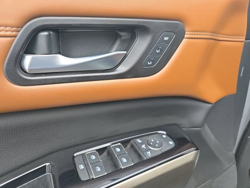 Used 2023 Nissan Pathfinder Platinum image 18