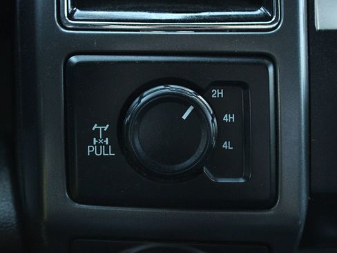 Used 2019 Ford F150 XLT w/ Equipment Group 302A Luxury AWD/4WD image 46