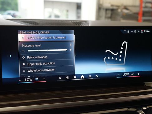 Used 2026 BMW X7 xDrive40i AWD/4WD image 15