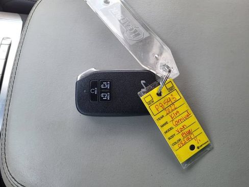Used 2022 Kia Carnival LX FWD image 21