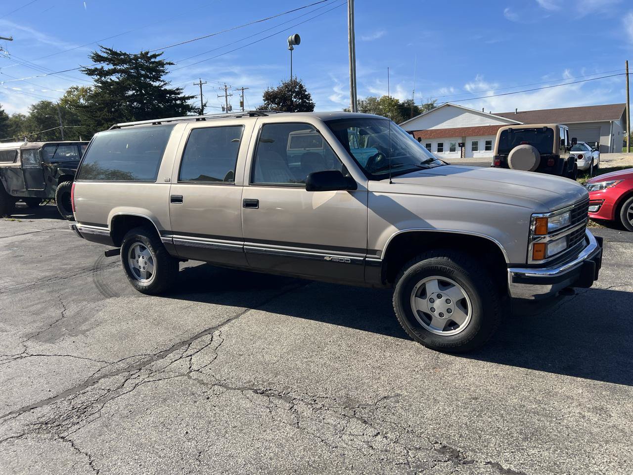 Used 1992 Chevrolet Suburban 4WD image 3