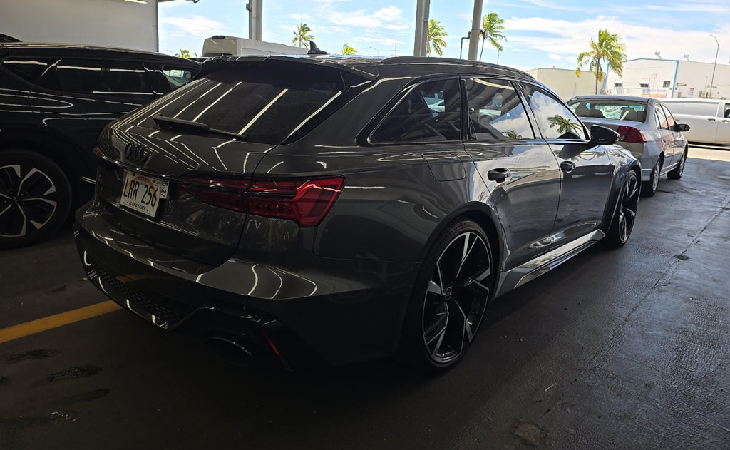 Used 2022 Audi RS 6 w/ Executive Package AWD/4WD image 4