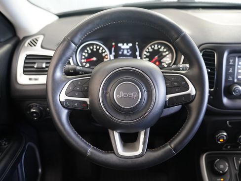 Used 2018 Jeep Compass Latitude w/ Safe & Security Group image 12