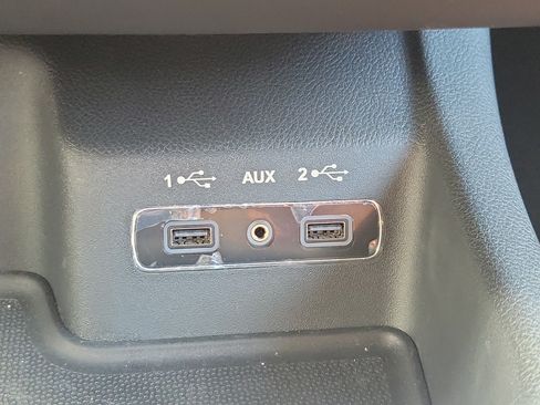 Used 2019 Dodge Durango R/T w/ Technology Group RWD image 22