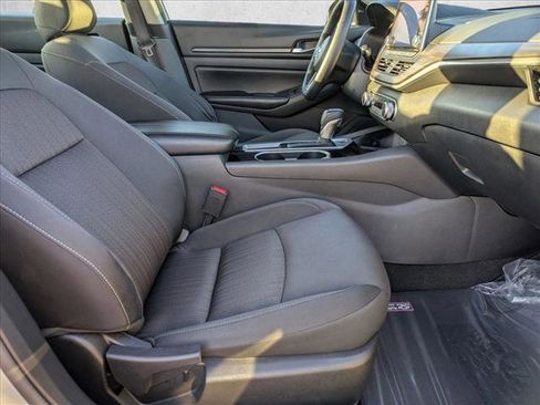 Used 2024 Nissan Altima 2.5 SV image 21