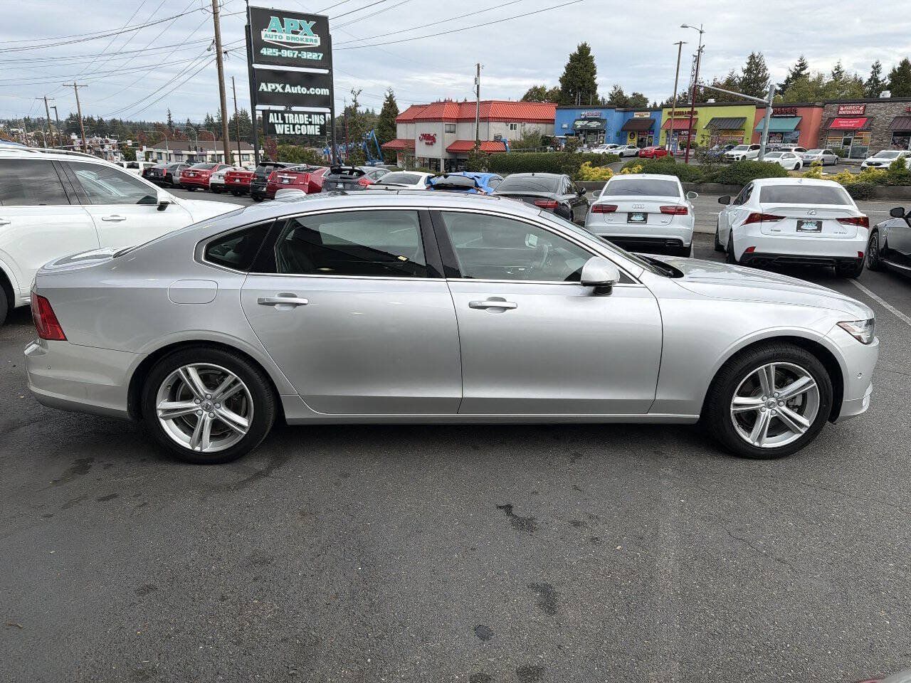 Used 2018 Volvo S90 T5 Momentum w/ Convenience Package AWD/4WD image 10