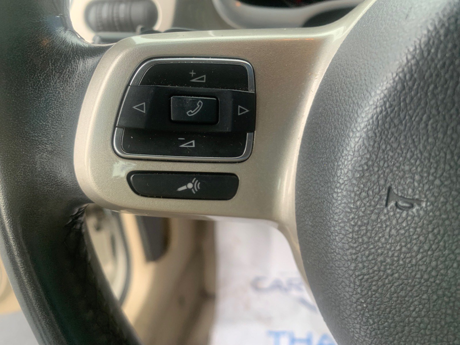 Used 2015 Volkswagen Beetle TDI FWD image 9