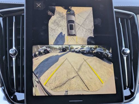 New 2026 Volvo XC90 B6 Plus w/ Protection Package Premier image 29