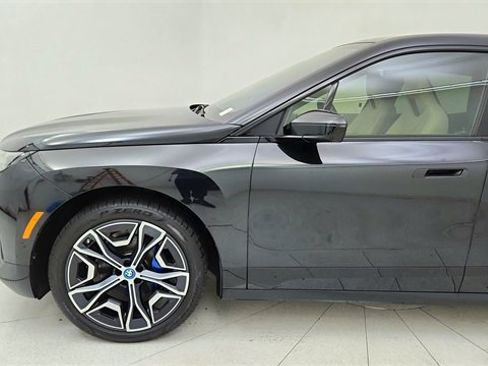 Used 2024 BMW iX xDrive50 w/ Premium Package image 9
