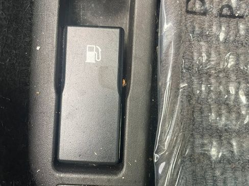 Used 2017 Subaru Crosstrek 2.0i Premium image 14