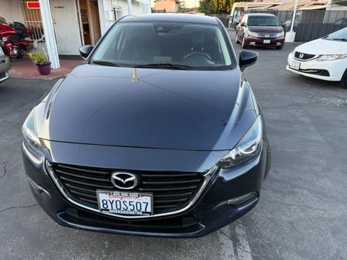 Used 2018 MAZDA MAZDA3 Touring image 2