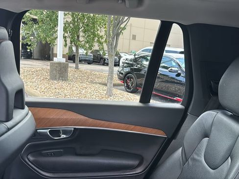 Used 2021 Volvo XC90 T6 Momentum w/ Climate Package AWD/4WD image 29
