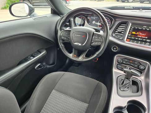 Used 2021 Dodge Challenger R/T Scat Pack RWD image 9
