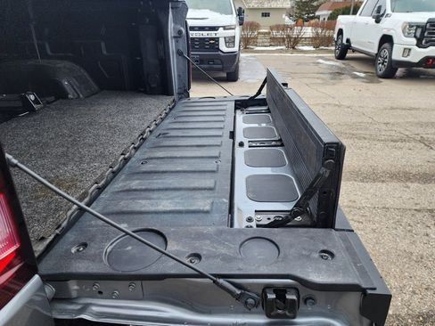 Certified 2022 GMC Sierra 1500 SLT w/ SLT Premium Plus Package image 12