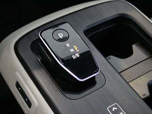 Used 2023 Nissan Ariya AWD image 55