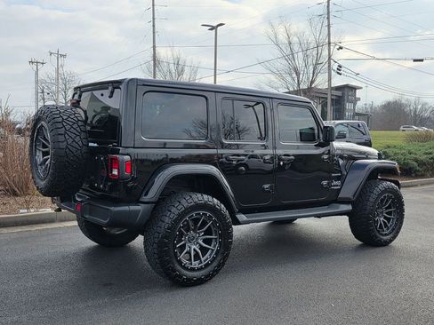 Used 2019 Jeep Wrangler Unlimited Sahara w/ Uconnect 4C Nav & Sound Group image 5