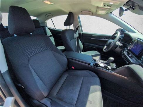 Used 2025 Toyota Camry LE FWD image 18