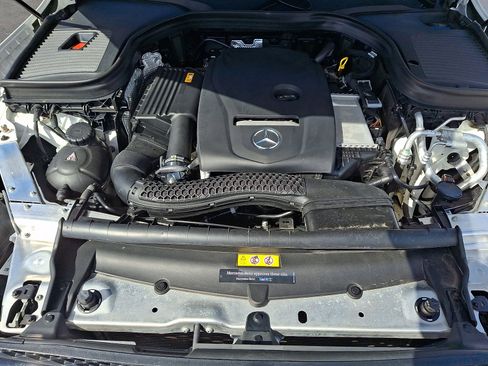 Used 2019 Mercedes-Benz GLC 300 4MATIC image 29