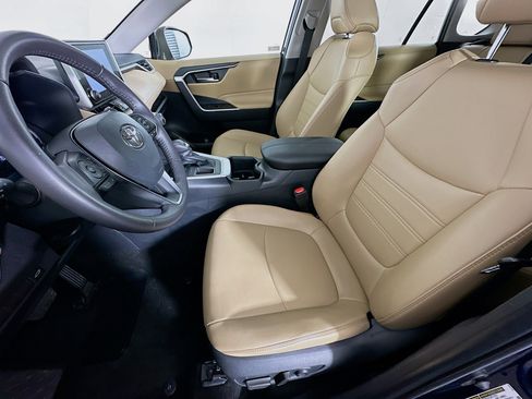 Used 2025 Toyota RAV4 XLE Premium image 13