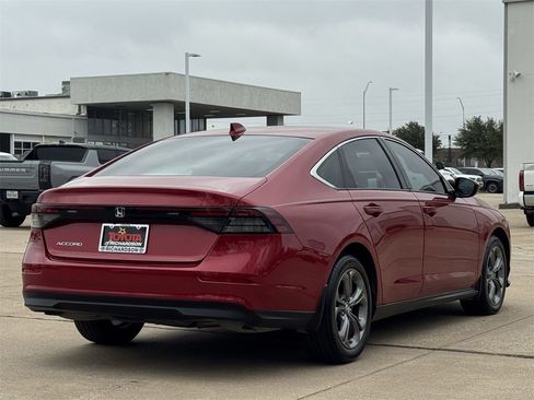 Used 2023 Honda Accord EX image 4