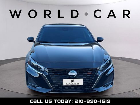 Used 2025 Nissan Altima 2.5 SR image 2