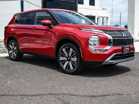 New 2025 Mitsubishi Outlander SE AWD/4WD image 3