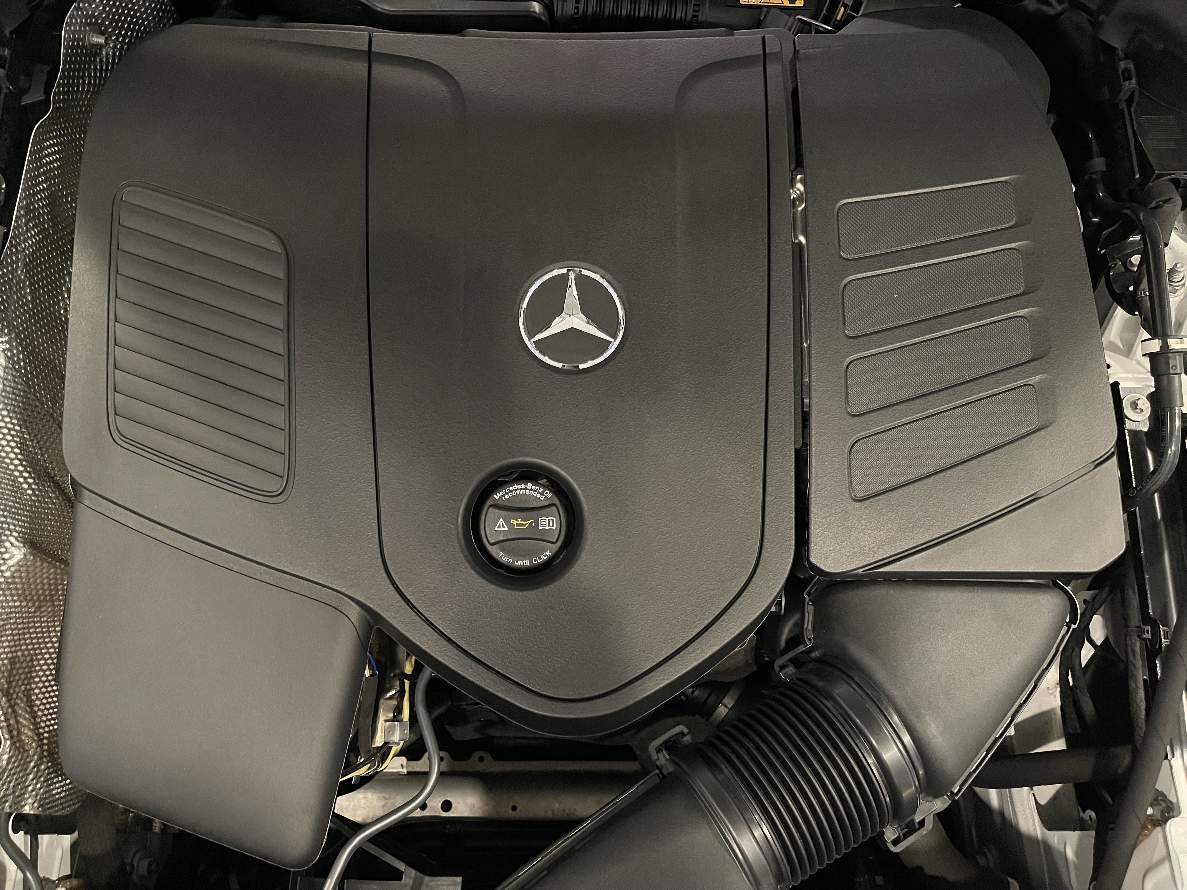 Used 2024 Mercedes-Benz GLC 300 4MATIC image 26