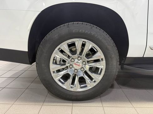 Certified 2025 GMC Yukon XL Denali image 9