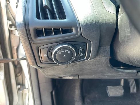 Used 2012 Ford Focus SEL FWD image 28
