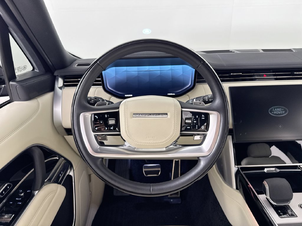 Used 2025 Land Rover Range Rover SE AWD/4WD image 14