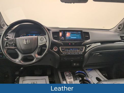 Used 2020 Honda Pilot Touring image 6