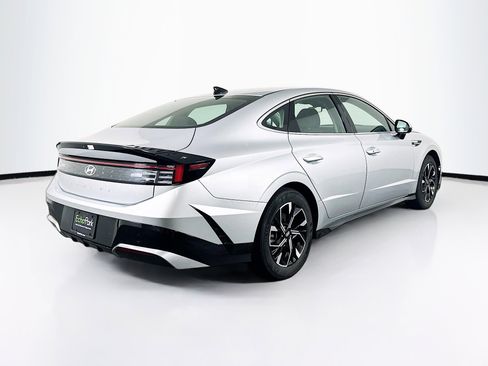 Used 2025 Hyundai Sonata SEL FWD image 9