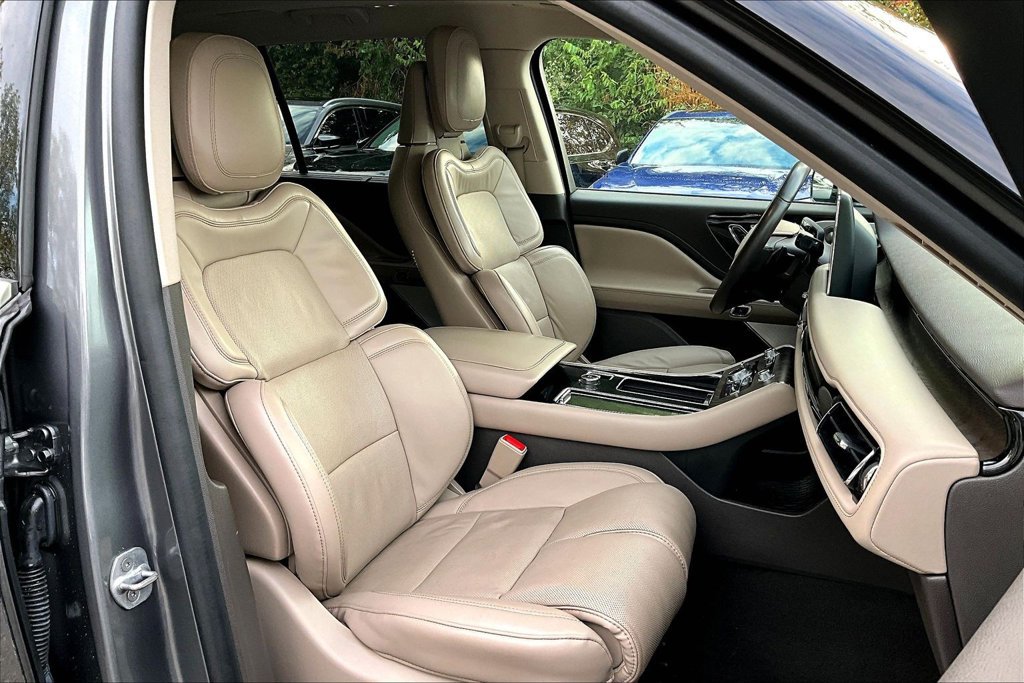 Used 2022 Lincoln Aviator Reserve w/ Equipment Group 201A AWD/4WD image 9