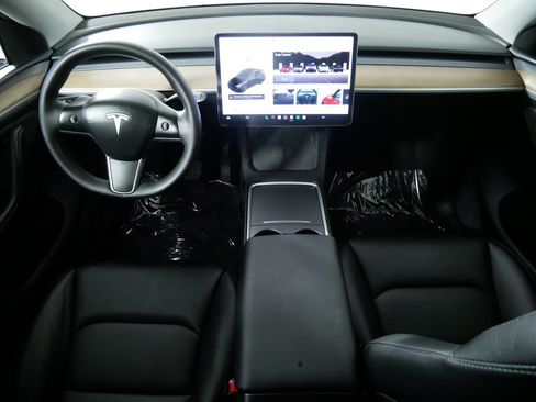 Used 2024 Tesla Model Y Long Range AWD/4WD image 19