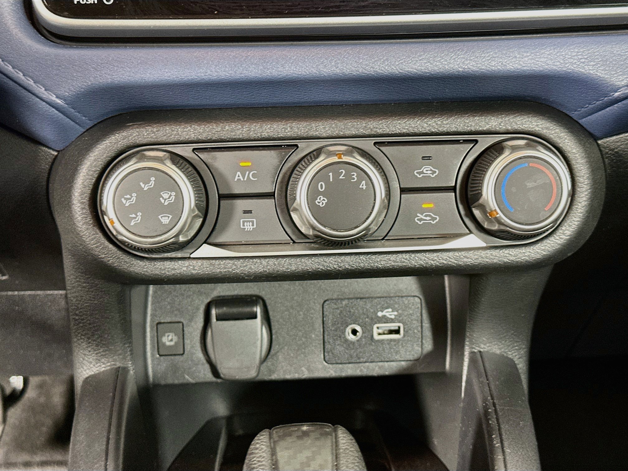 Used 2025 Nissan Versa SV FWD image 22