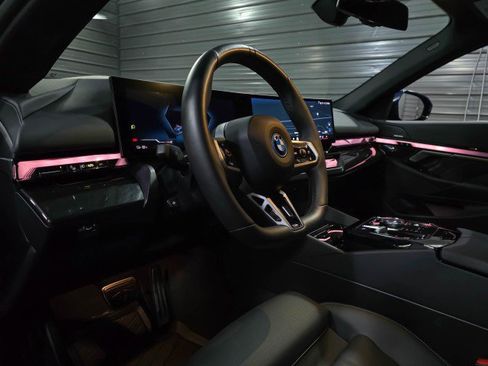 Used 2026 BMW i5 eDrive40 w/ M Sport Package image 10