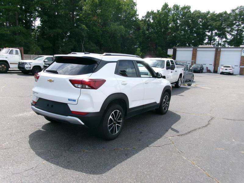 Used 2025 Chevrolet TrailBlazer LT AWD/4WD image 6