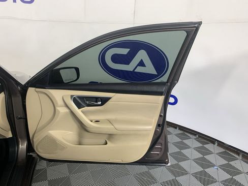 Used 2015 Nissan Altima 2.5 S w/ Sport Value Package image 33