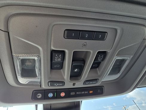 Used 2023 GMC Sierra 2500 Denali w/ Denali Ultimate Package image 21