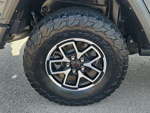 Used 2024 Jeep Wrangler Unlimited Rubicon AWD/4WD image 7