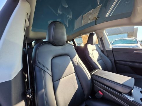 Used 2023 Tesla Model Y AWD image 11