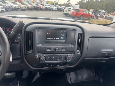 Used 2018 Chevrolet Silverado 1500 W/T w/ Trailering Package image 15
