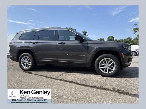 Used 2022 Jeep Grand Cherokee L Laredo w/ Luxury Tech Group I AWD/4WD image 1